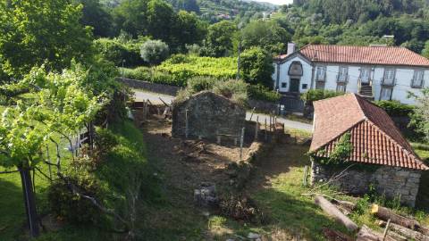 Ruína com Terreno para Restauro - Arcos de Valdevez