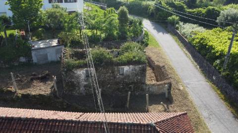 Ruína com Terreno para Restauro - Arcos de Valdevez