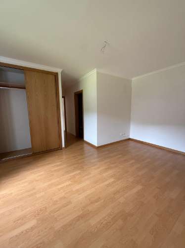 Apartamento T2 no Caniço com estacionamento e arrecadação