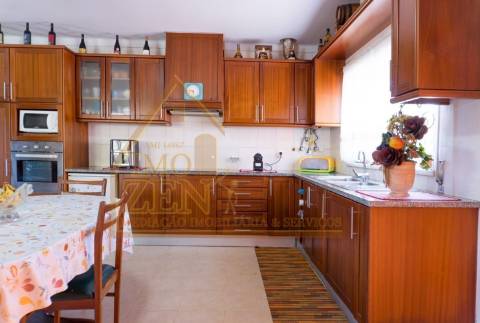 Fantástica Moradia T3 de arquitetura tradicional, num lote de 15.560m2