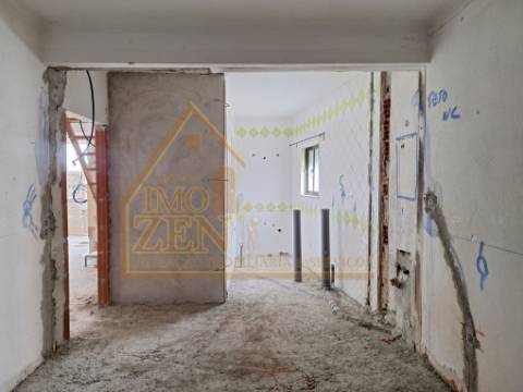 Apartamento T2+1 localizado no Nadadouro