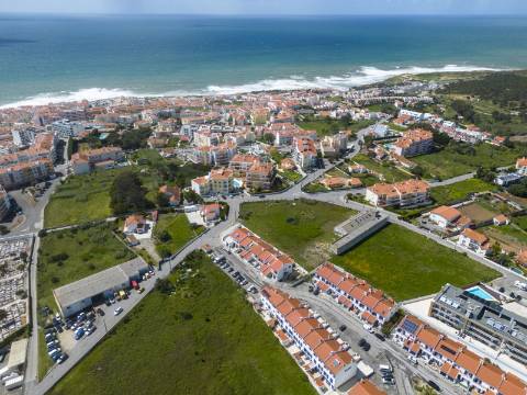 Moradia T4 com logradouro na Ericeira perto do terminal dos autocarros