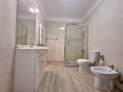 Apartamento T2 para Arrendamento em Mafra - Disponível em Agosto