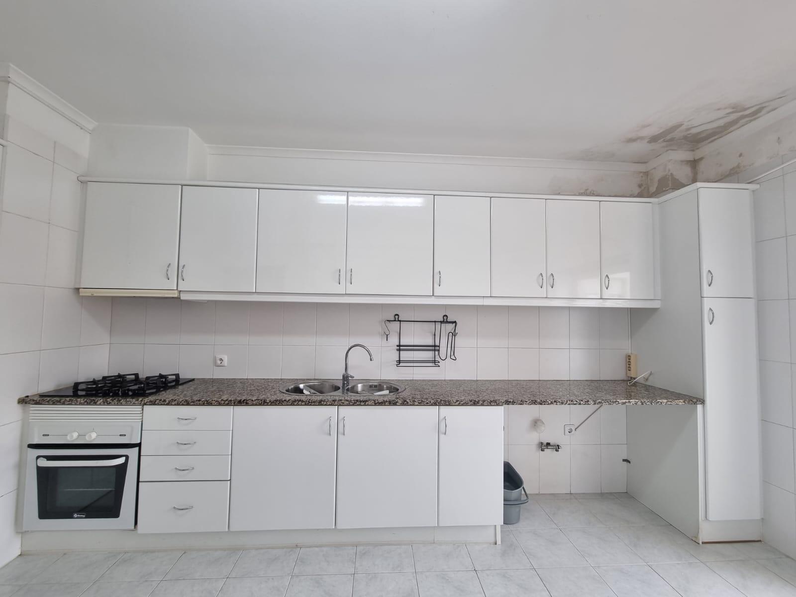 Apartamento T2 para Arrendamento em Mafra - Disponível em Agosto