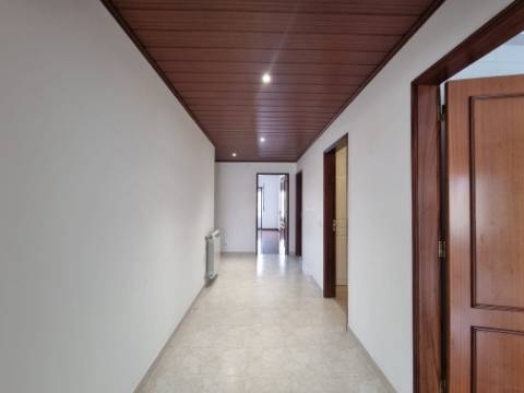 Apartamento T2 para Arrendamento em Mafra - Disponível em Agosto