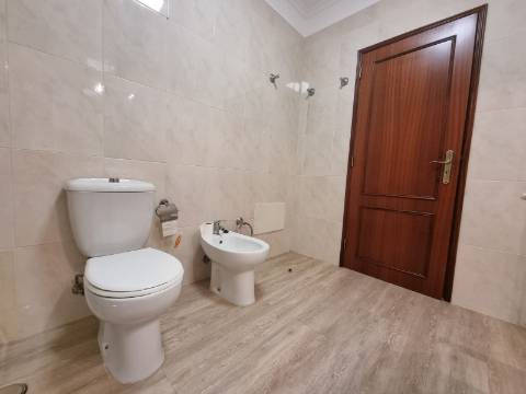 Apartamento T2 para Arrendamento em Mafra - Disponível em Agosto