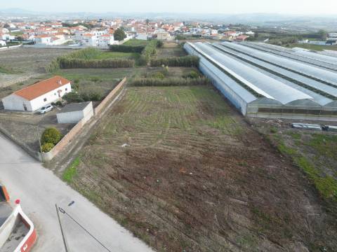 Terreno com projeto aprovado para loteamento de 8 moradias isoladas - Silveira