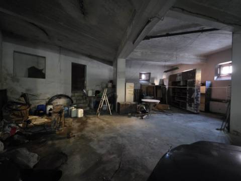 Moradia T3 com quintal e ampla garagem - Encarnação