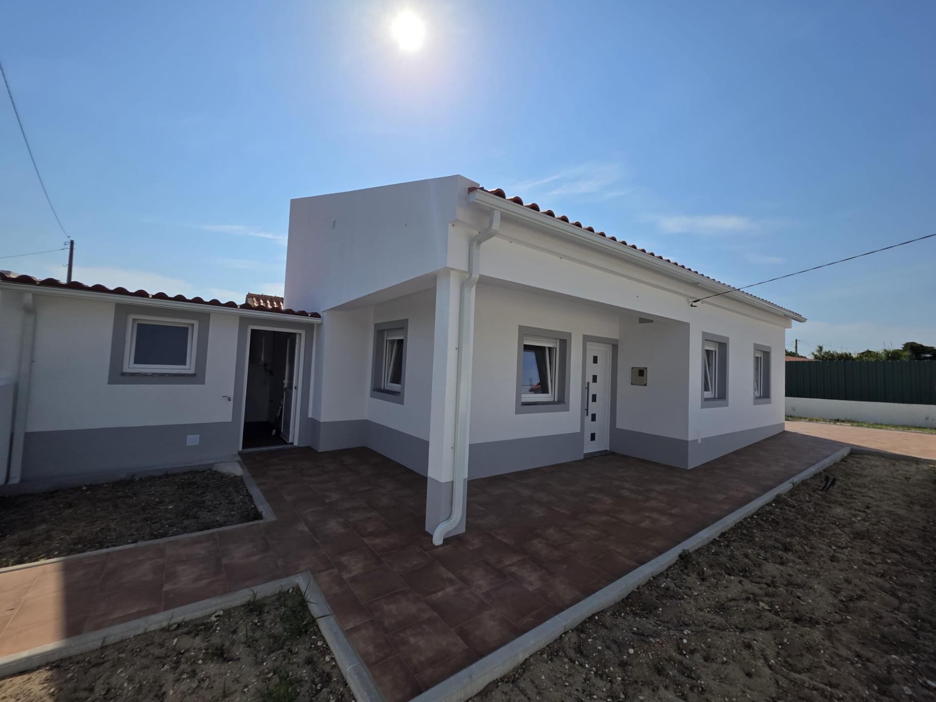 Moradia T3 moderna para arrendar em Cerca, Silveira, Torres Vedras.