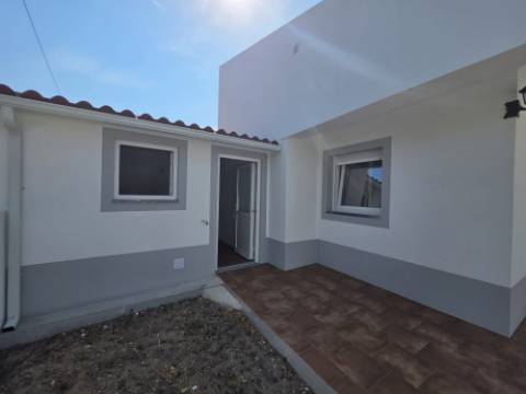 Moradia T3 moderna para arrendar em Cerca, Silveira, Torres Vedras.