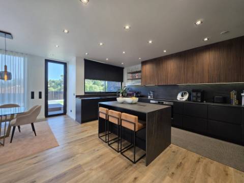 Moradia T4 Térrea Contemporânea com piscina e Jacuzzi - 8 km Ericeira