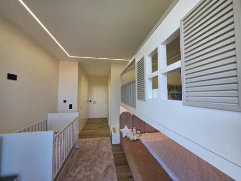 Moradia T4 Térrea Contemporânea com piscina e Jacuzzi - 8 km Ericeira