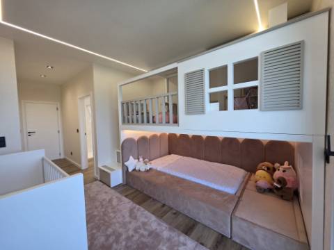 Moradia T4 Térrea Contemporânea com piscina e Jacuzzi - 8 km Ericeira