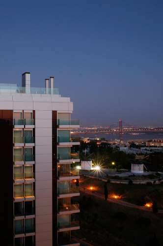 Restelo- Belém - Apartamento T4 em , vista sobre o Rio Tejo, novos a estrear