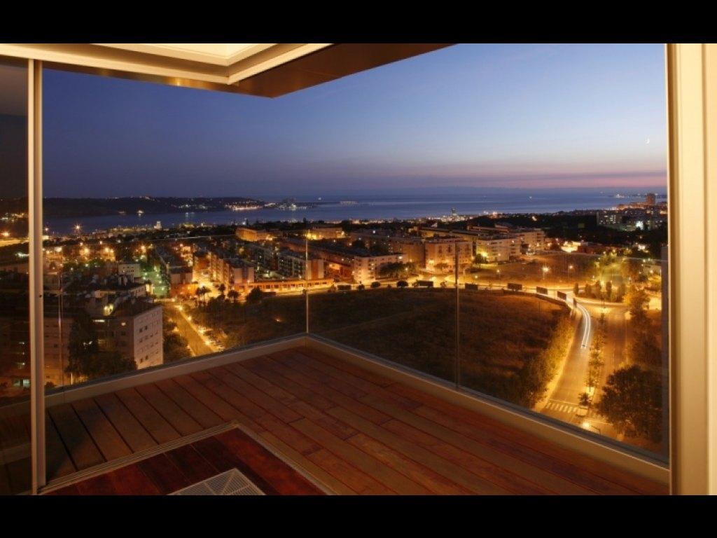 Restelo-Belém - Apartamento T4 de Luxo no com vista sobre o Tejo e Lisboa, novo a estrear