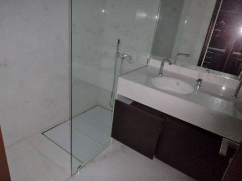 Restelo-Belém - Apartamento T4 de Luxo no com vista sobre o Tejo e Lisboa, novo a estrear