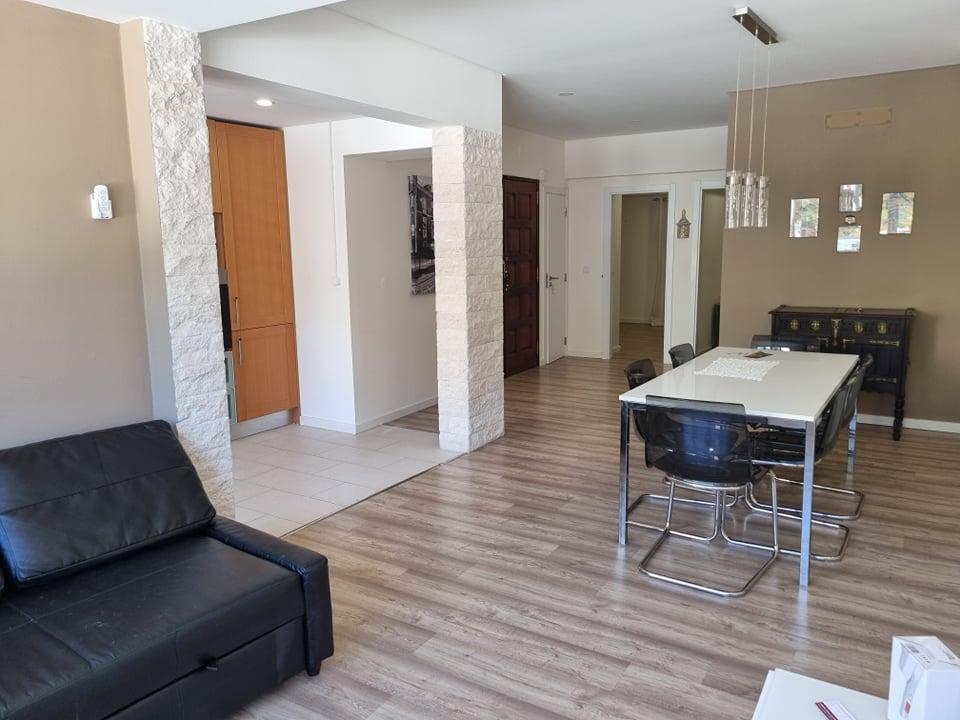 Apartamento T2 remodelado Parede-central