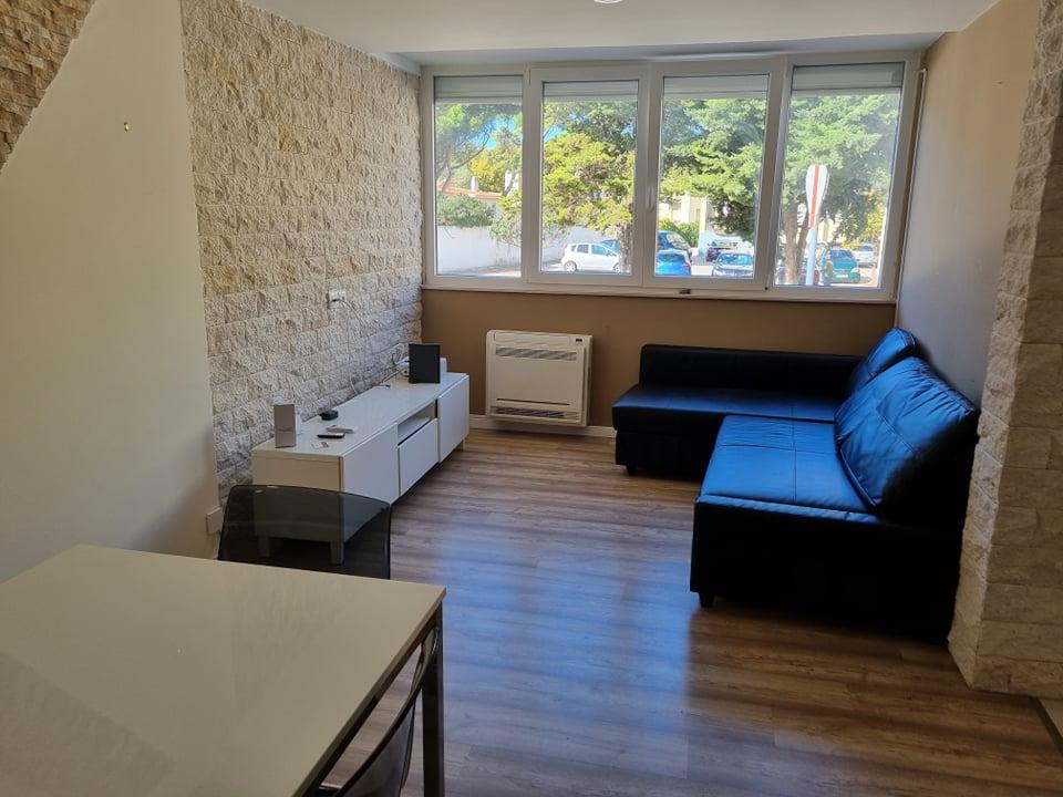 Apartamento T2 remodelado Parede-central