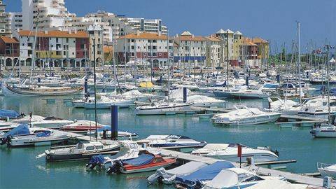 Espaço comercial à venda na Marina de Vilamoura