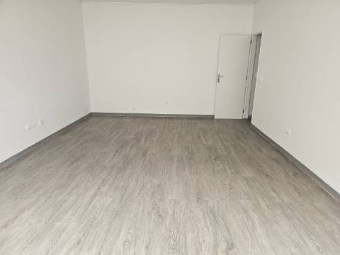 Apartamento T2 - Parede - Remodelado