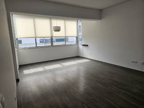 Apartamento T2 - Parede - Remodelado