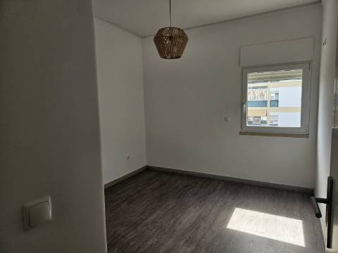 Apartamento T2 - Parede - Remodelado