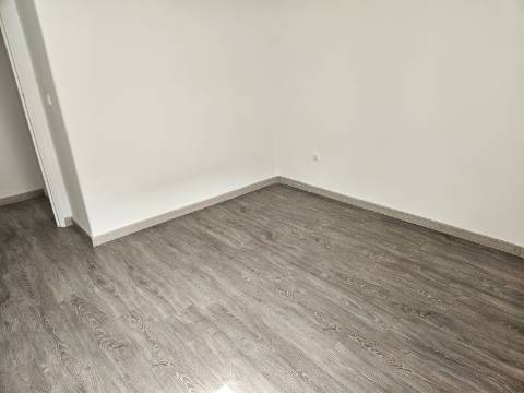 Apartamento T2 - Parede - Remodelado