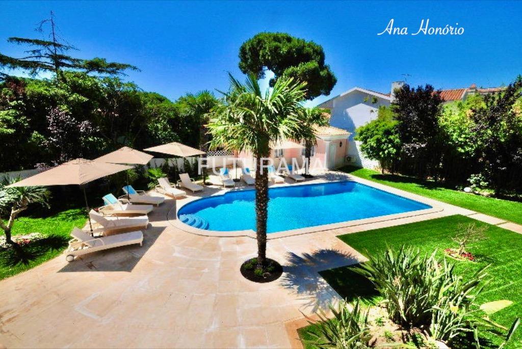 Charmosa Moradia T8, Bairro do Rosário, Cascais para Arrendamento