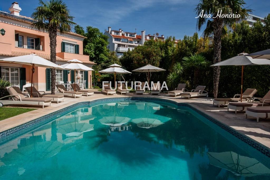 Charmosa Moradia T8, Bairro do Rosário, Cascais para Arrendamento
