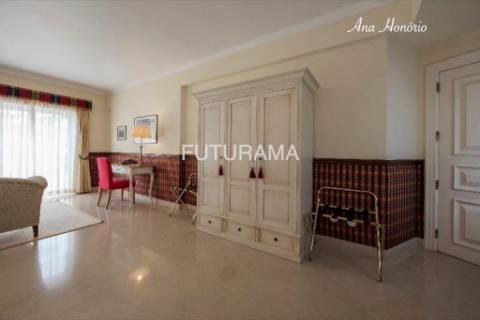 Charmosa Moradia T8, Bairro do Rosário, Cascais para Arrendamento