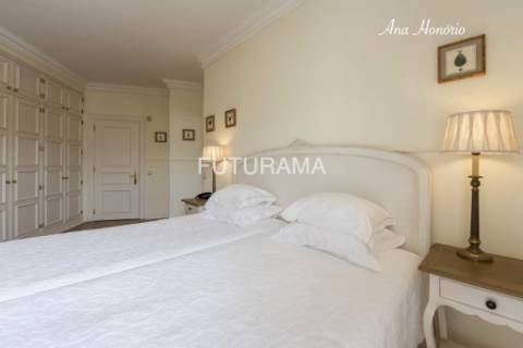 Charmosa Moradia T8, Bairro do Rosário, Cascais para Arrendamento