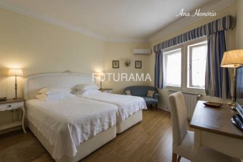 Charmosa Moradia T8, Bairro do Rosário, Cascais para Arrendamento