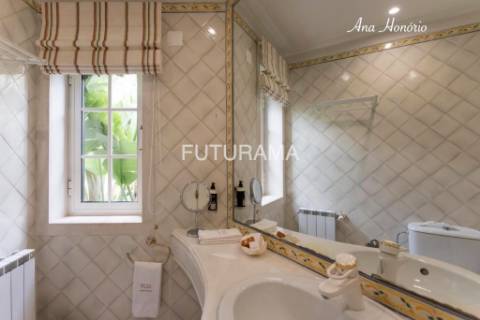Charmosa Moradia T8, Bairro do Rosário, Cascais para Arrendamento