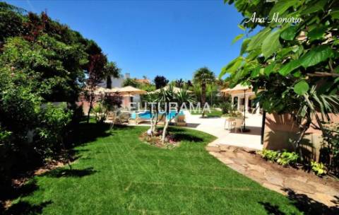 Charmosa Moradia T8, Bairro do Rosário, Cascais para Arrendamento