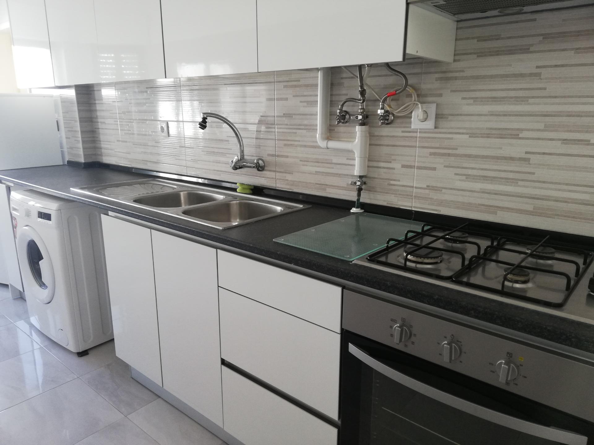 Apartamento T2 + 1 - Mato Cheirinhos