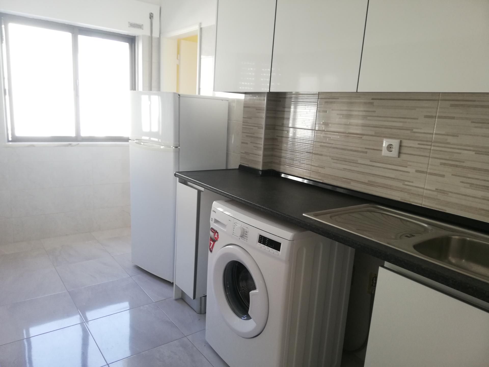 Apartamento T2 + 1 - Mato Cheirinhos