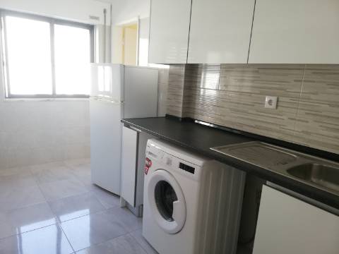 Apartamento T2 + 1 - Mato Cheirinhos