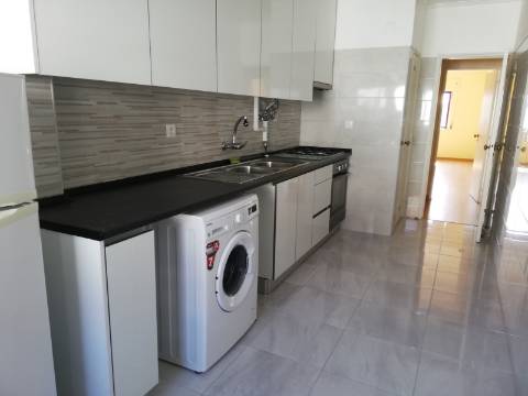 Apartamento T2 + 1 - Mato Cheirinhos