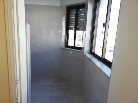Apartamento T2 + 1 - Mato Cheirinhos