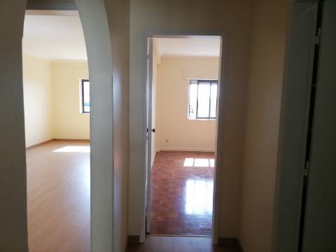 Apartamento T2 + 1 - Mato Cheirinhos