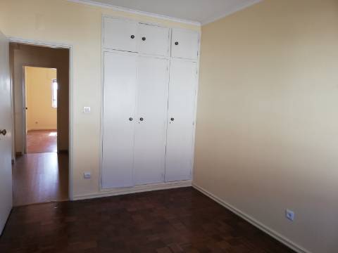 Apartamento T2 + 1 - Mato Cheirinhos