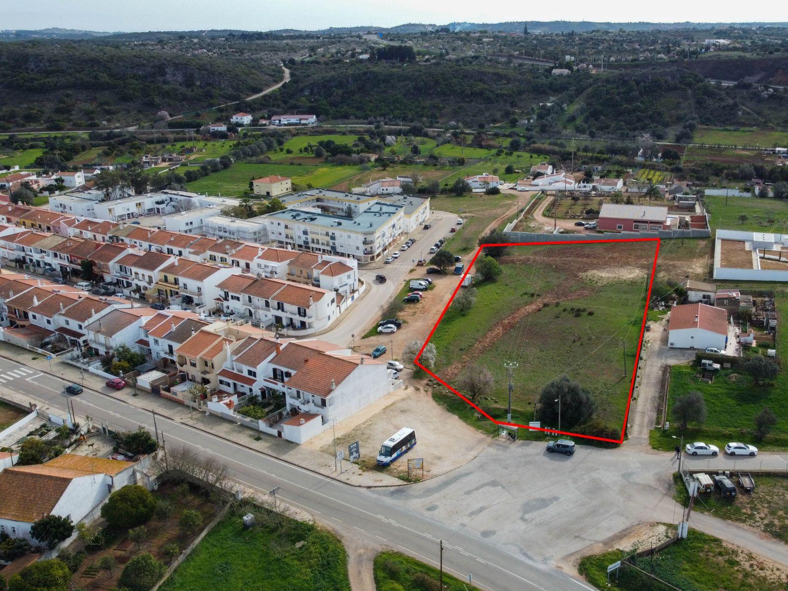 Bensafrim - Terreno para urbanização para construção de 11 Moradias
