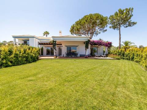TRIANGULO DOURADO - Moradia T3 em empreendimento de luxo na Quinta do Lago | Almancil