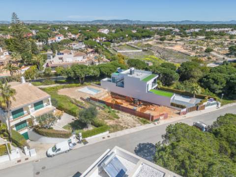 ENCOSTA DO LOBO - Terreno para construção perto da praia