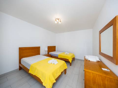 QUARTEIRA - Apartamento T1 remodelado com VISTA MAR