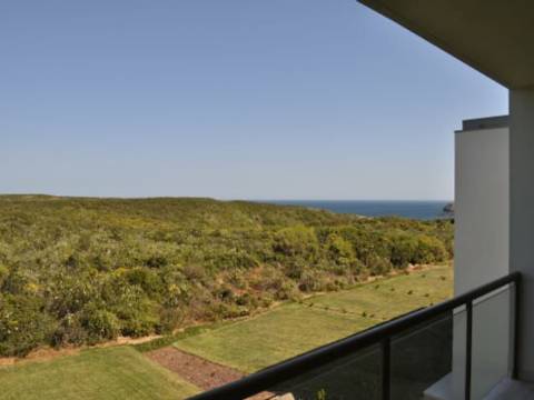 Moradia de 3 Quartos, a pé da praia, com investimento garantido no Algarve