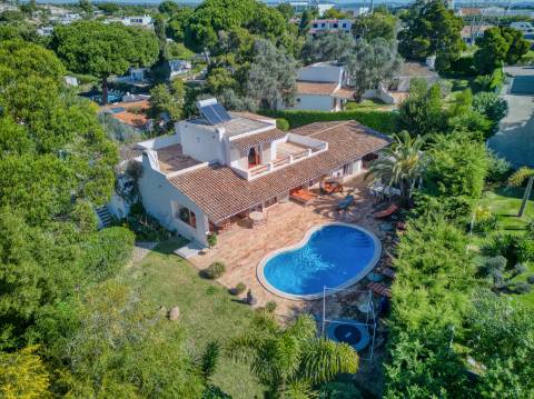 QUINTA DA BALAIA - Moradia T5 em zona de prestigio perto da Praia, Golfe e centro de Albufeira