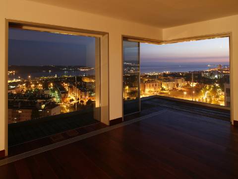 Apartamento de luxo 4 quartos piscina comum no Restelo