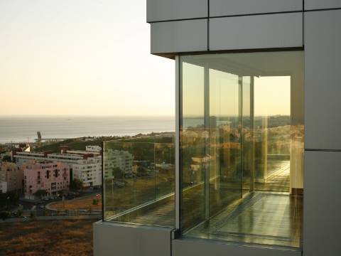 Apartamento de luxo 4 quartos piscina comum no Restelo