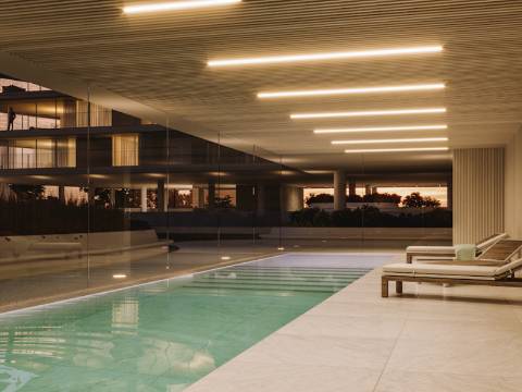 VILAMOURA - Nova Penthouse T4 em Condomínio de Luxo em Localização Privilegiada